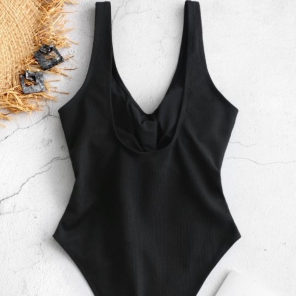Zaful knot one piece bathing suit - Picture 2 of 4